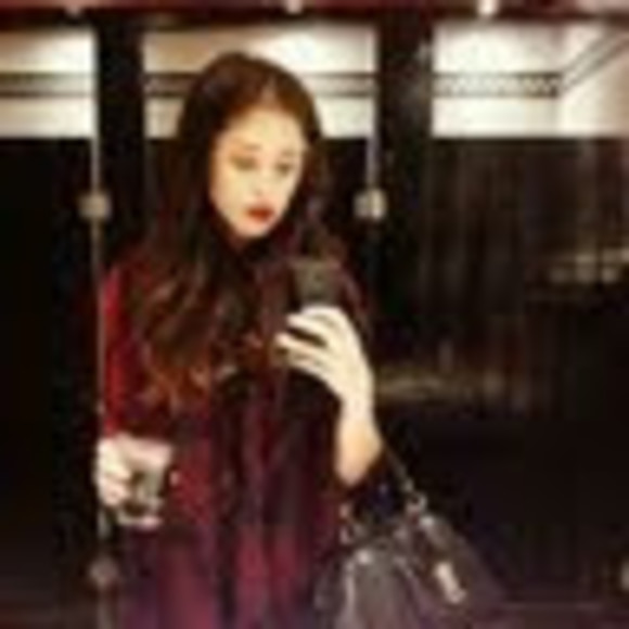 Meet your Posher, Amanda - Picture 1 of 1